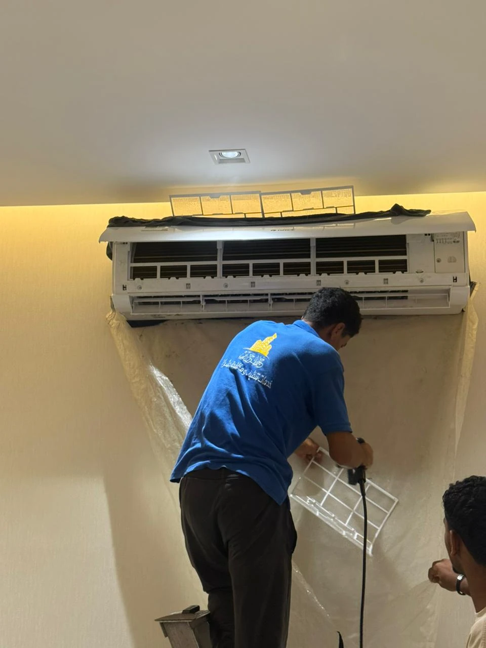 غسيل وتنظيف مكيفات سبلت بالخبر والدمام والقطيف